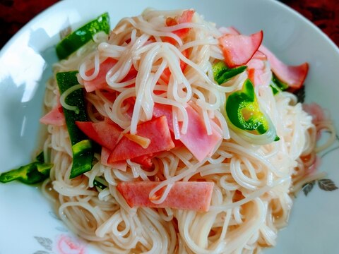 ハムとピーマンの素麺チャンプルー